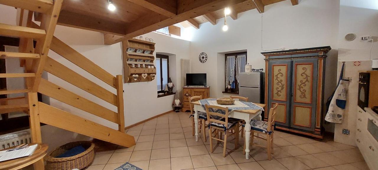 Loft Della Perpetua Di Casa Bernardi, Fuga Romantica Petfriendly Montagnaga  Exteriör bild