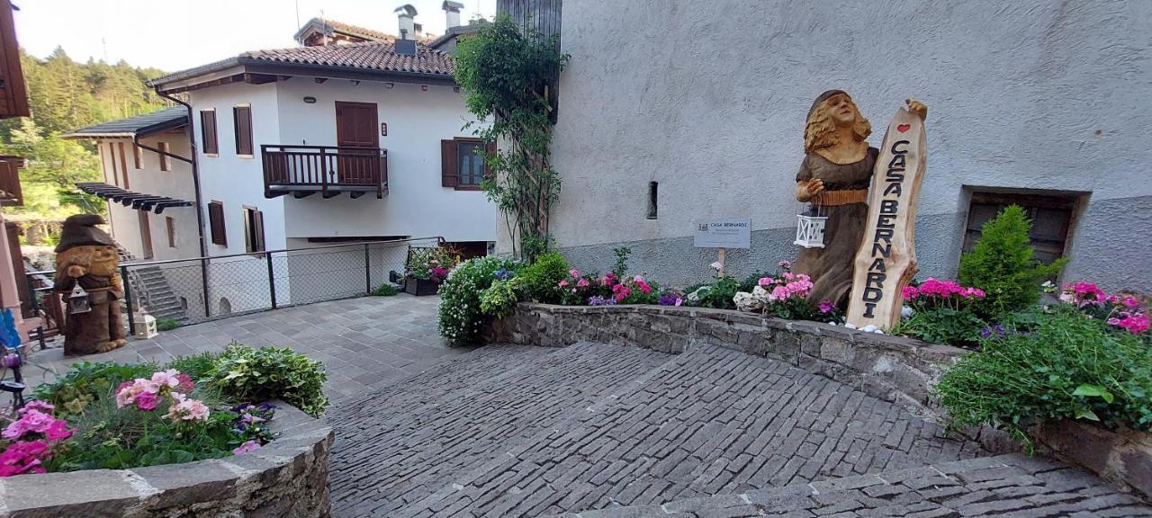 Loft Della Perpetua Di Casa Bernardi, Fuga Romantica Petfriendly Montagnaga  Exteriör bild